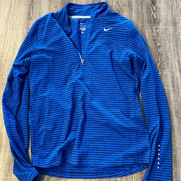 Nike Women’s Half Zip - Picture 1 of 3